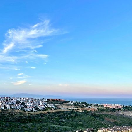 Top Sea View Apartment - 7 Minutes To Sotogrande Castillo de Sabinillas Esterno foto